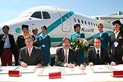 Wolfgang Mayrhuber,, Michael Andreas Kraus, und Claudio Orazi unterzeichenten am 3.5.2006 die Taufurkunden (Foto: Martin Schmitz)
